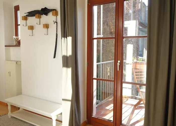 Cosy Studio, Sunny Balcony In It-District Neustadt
