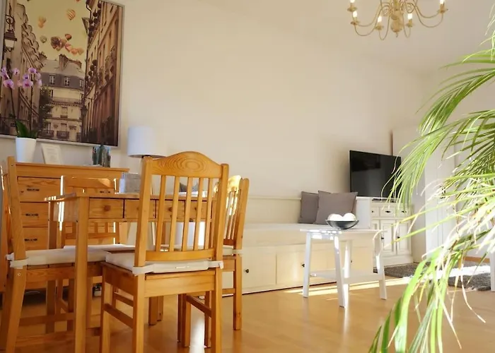 Cosy Studio, Sunny Balcony In It-District Neustadt