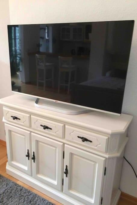 Apartment Cosy Studio, Sunny Balcony In It-district Neustadt